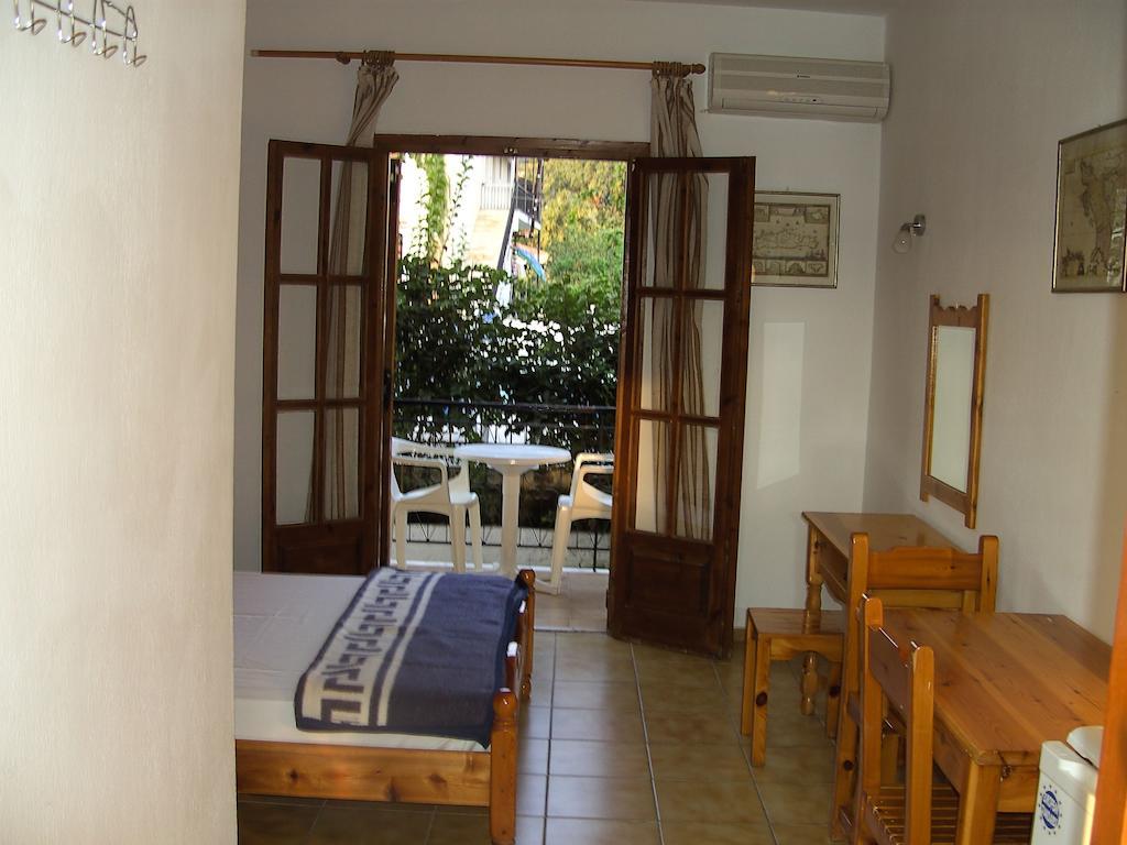 Marilena Apartments&Studios Ipsos Habitación foto